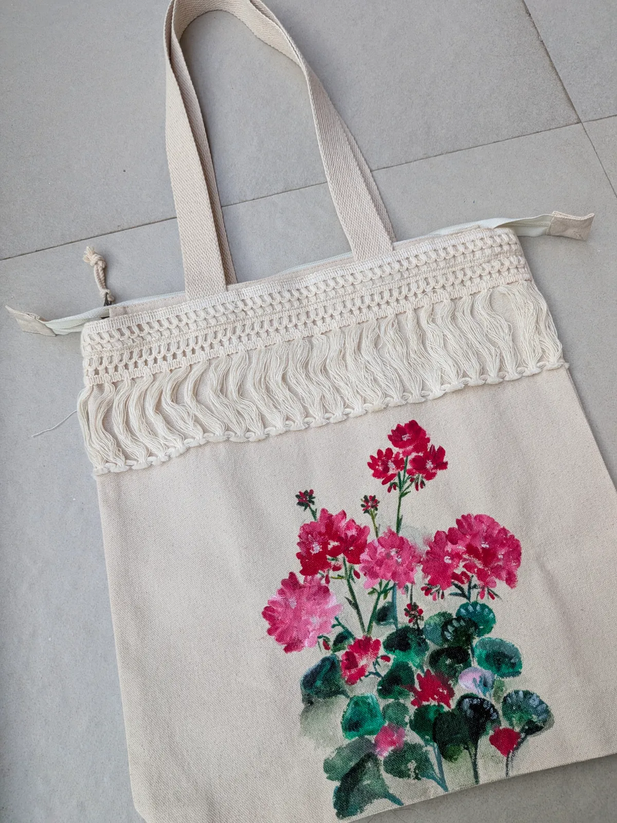 Geranium Hand-Painted Lace Detialed Tote Bag detail 3